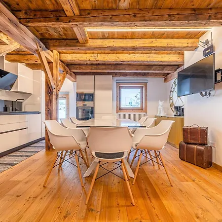 Apartment Exclusive Homes *